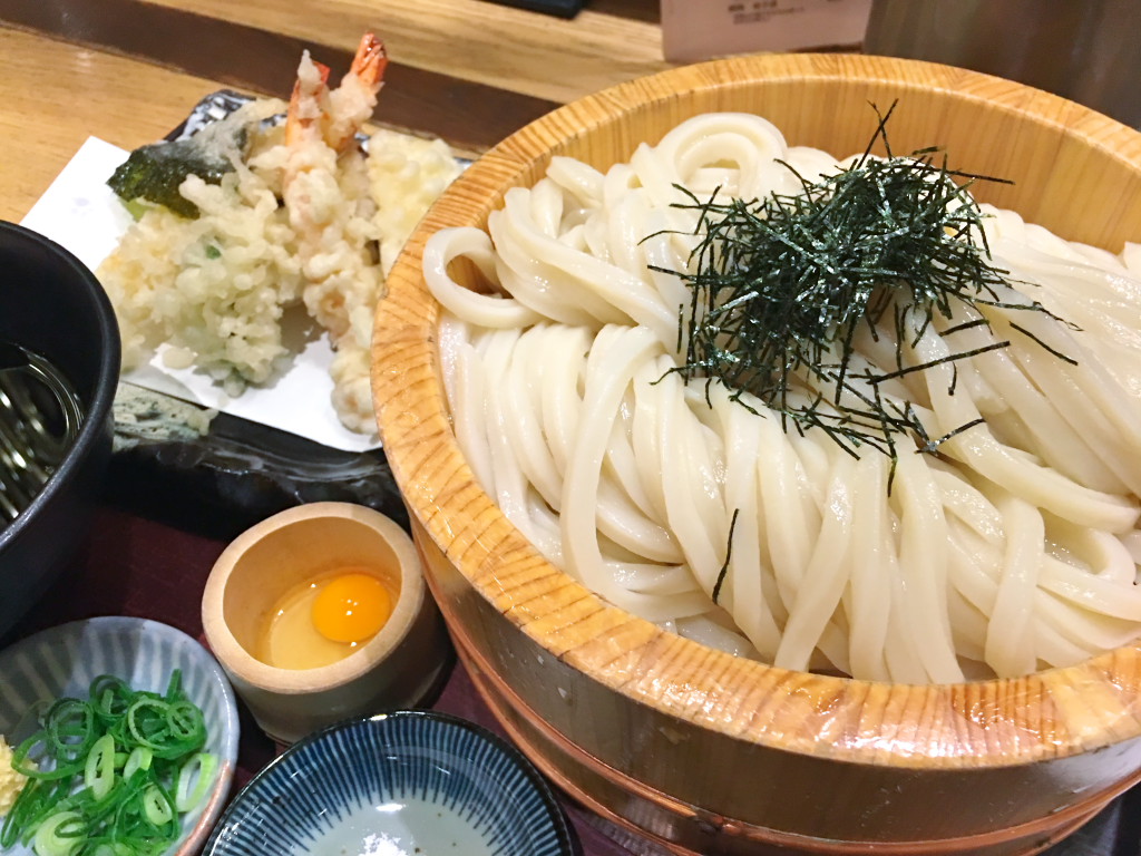 大海老天ざるのおうどん 羽田限定 三ツ玉