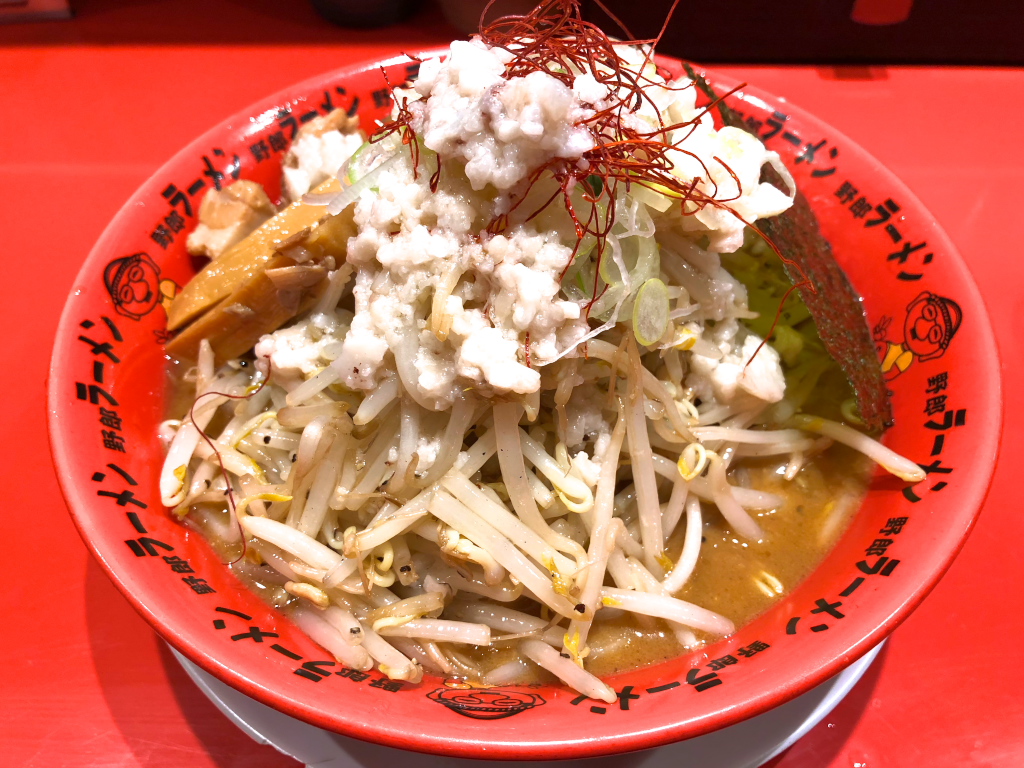 渋谷 味噌 麺増し 脂増し (だけど野菜増しにもなってた)